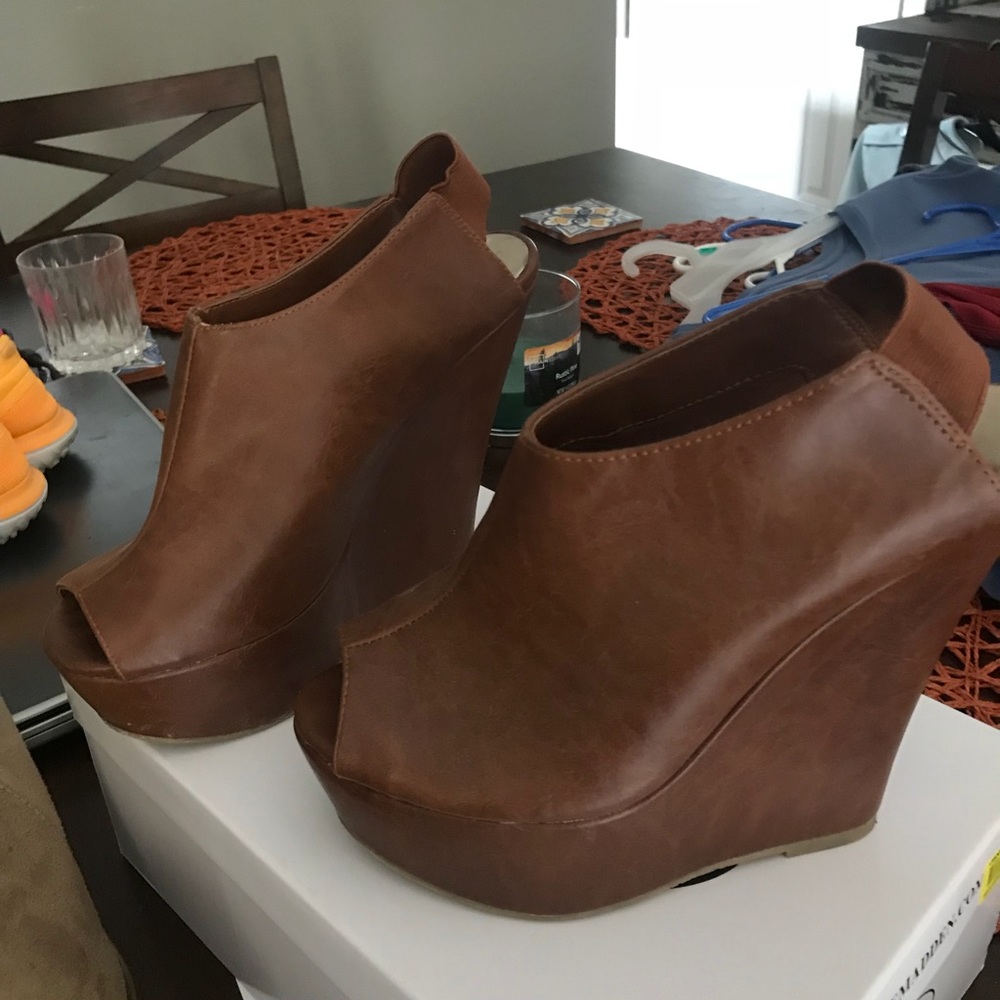 Madden Girl Wedges